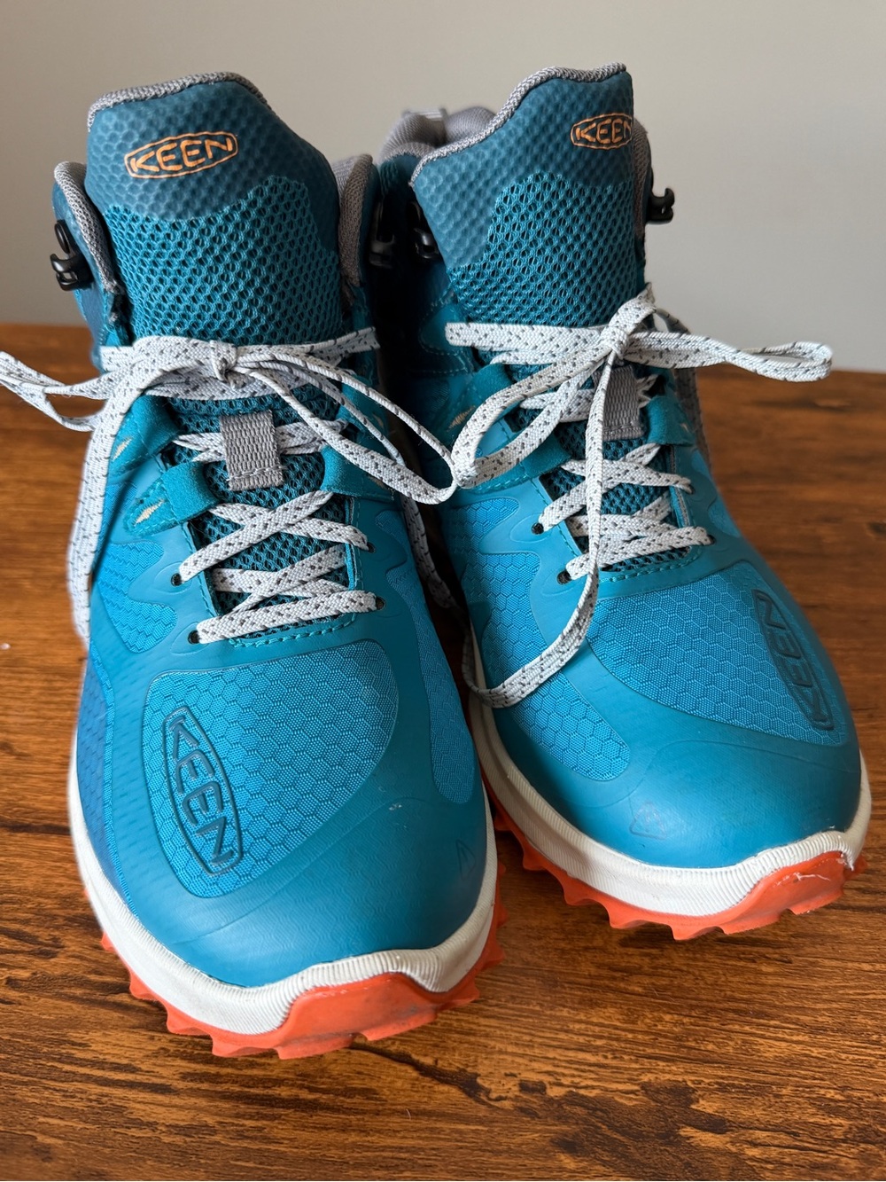 Keen Women's Zionic Mid Waterproof hiking boots in the fjord blue 6.5